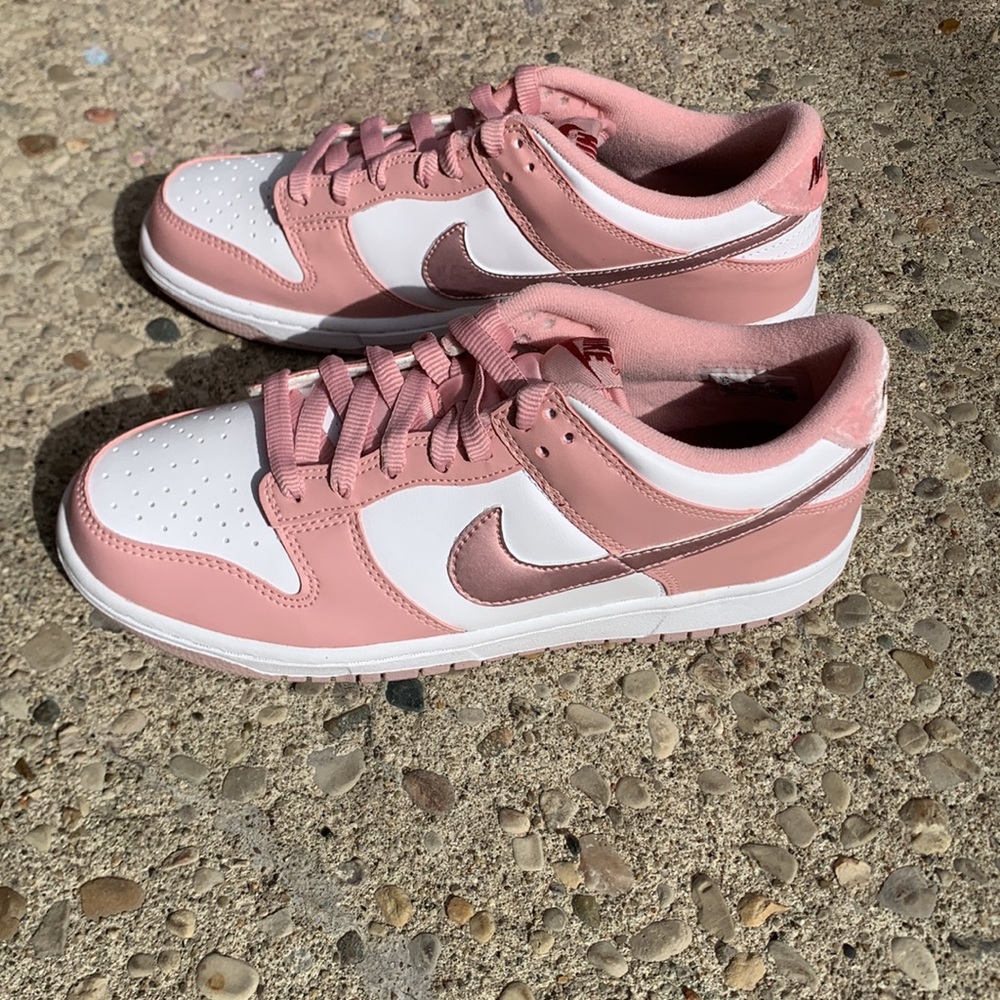 NEW Nike Dunk Low Pink Velvet Size 7Y /8.5 Women Pink Glaze - Picture 13 of 16
